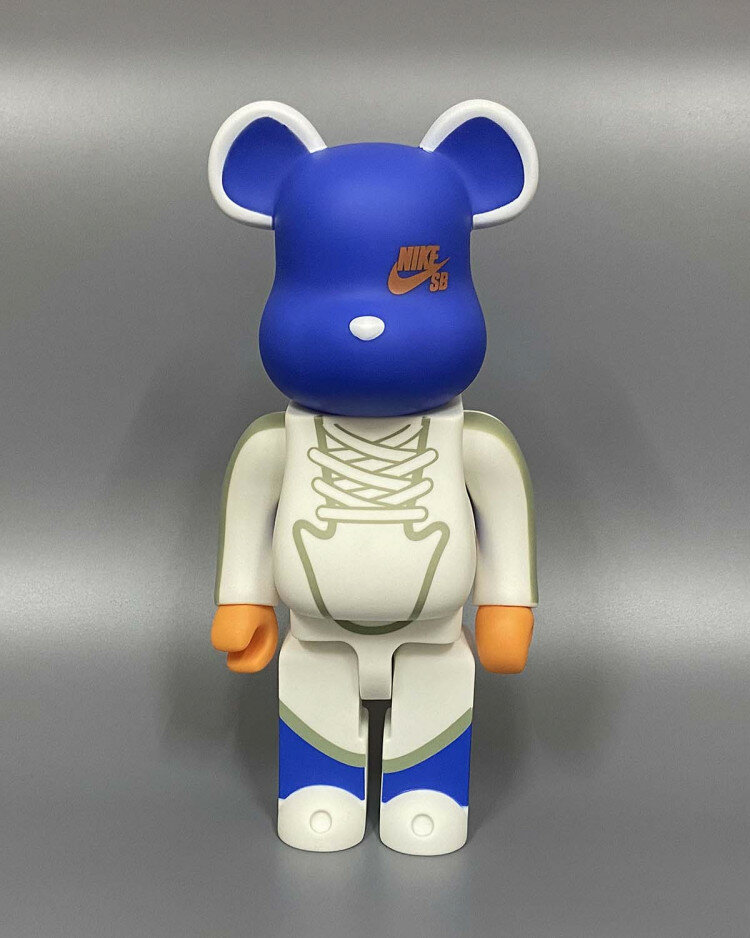Bearbrick статуэтка/фигурка для интерьера Nike SB синий