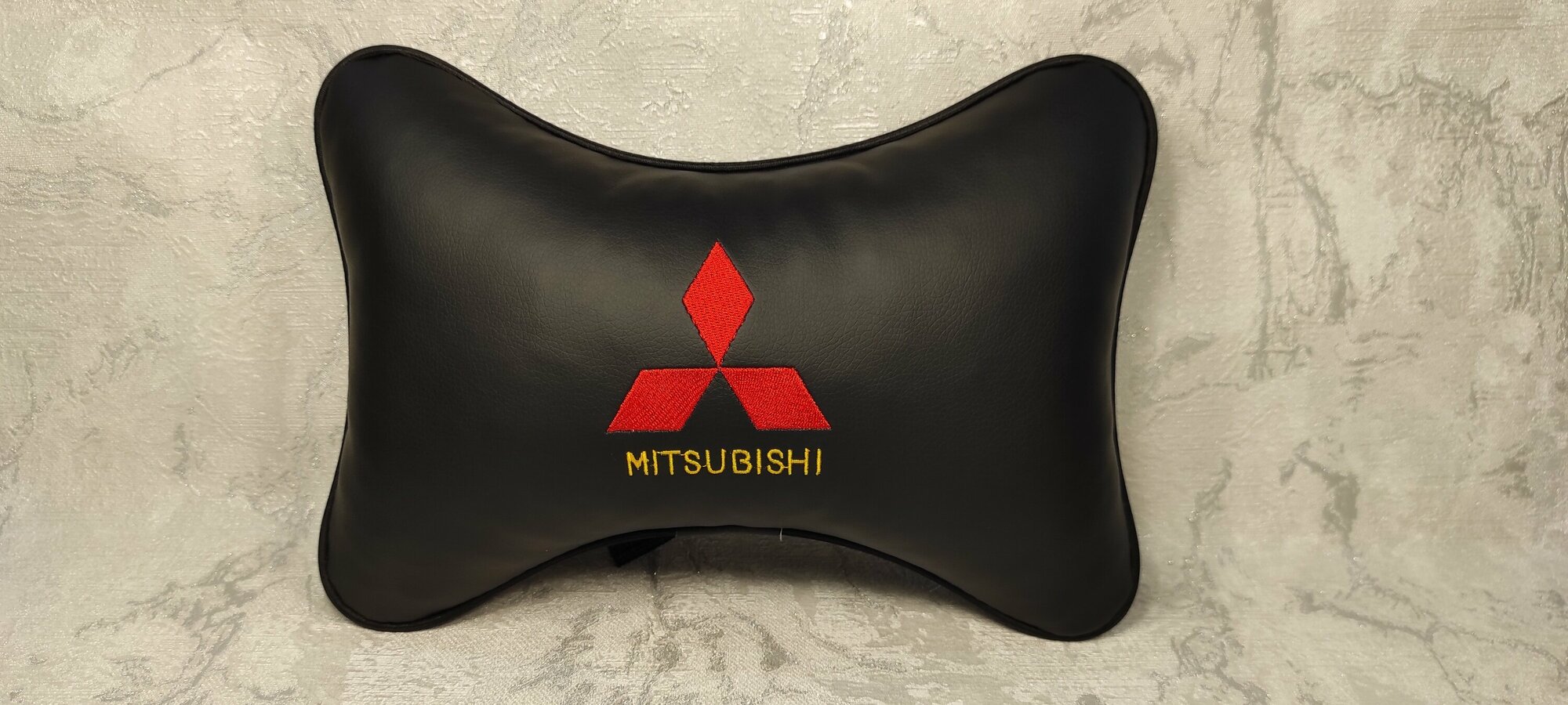 37008 (М008) Подушка на подголовник из экокожи MITSUBISHI — фото 9