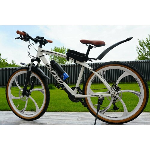 Велосипед Richiesto 26 колёса литые Алюминиевые диски Рама 18 Горный Взрослый Подростковый Спортивный белыйкоричневый 2770000₽