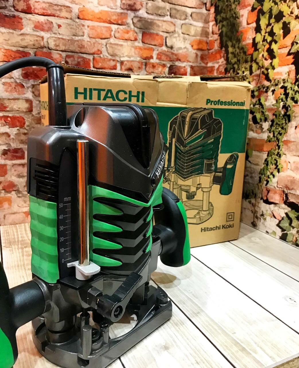 Hitachi, мощность 900Вт