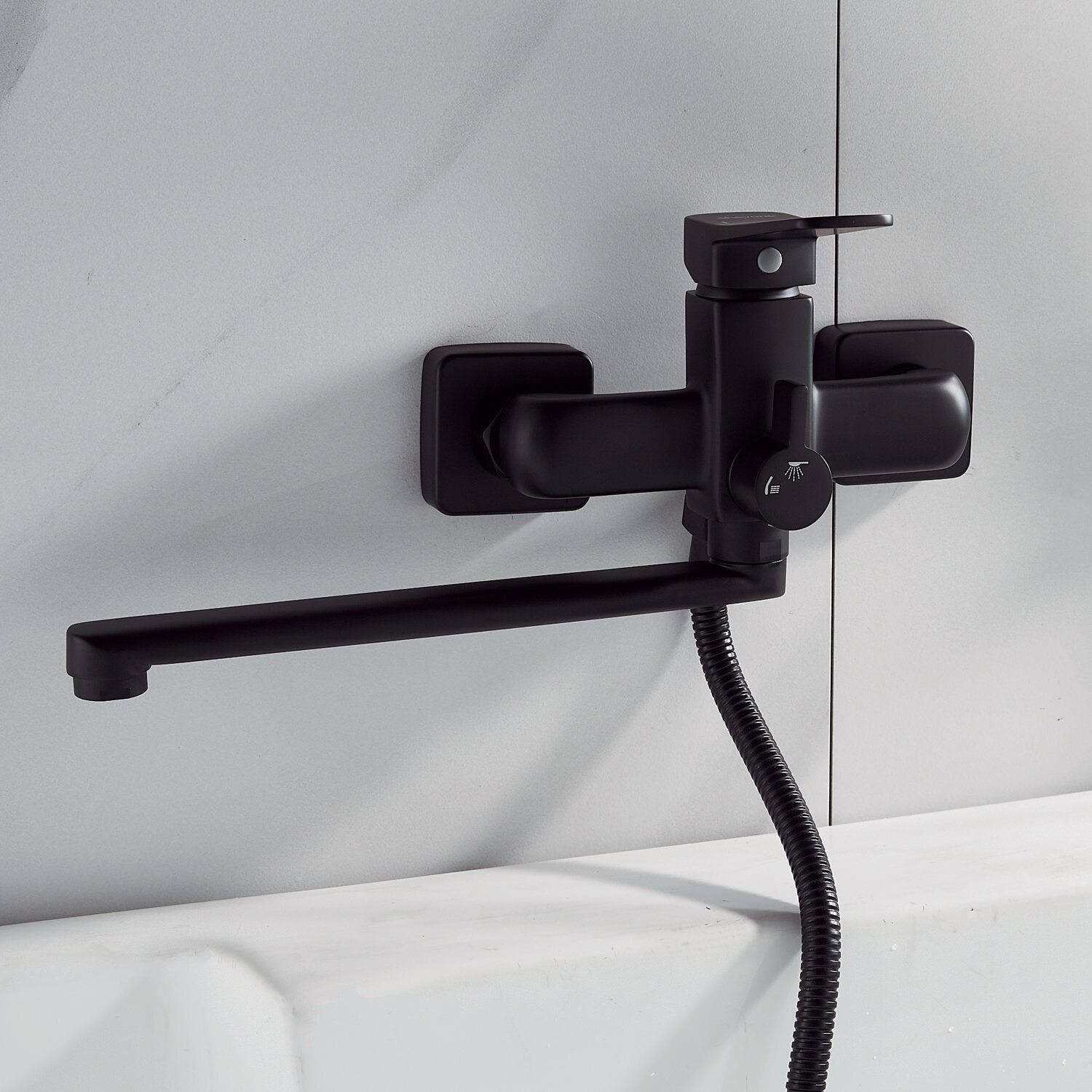 Смеситель для ванной Shevanik, латунь, поворотный излив, длина 28 см — фото 1