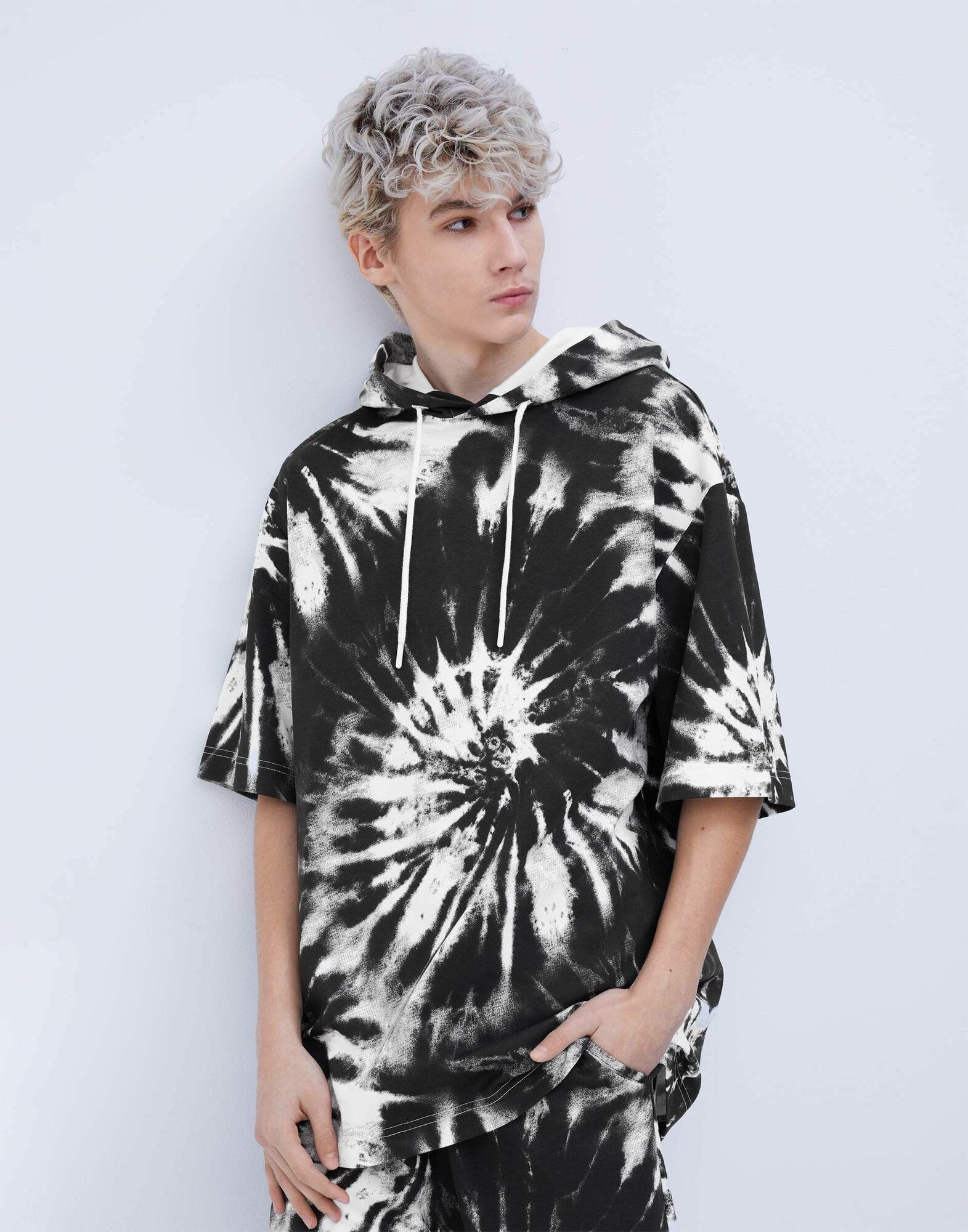 Худи Gloria Jeans размер 12-14л/158-164 черный/белый