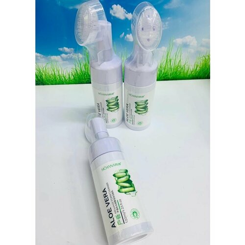 Пенка-мусс для умывания со встроенной массажной щеткой