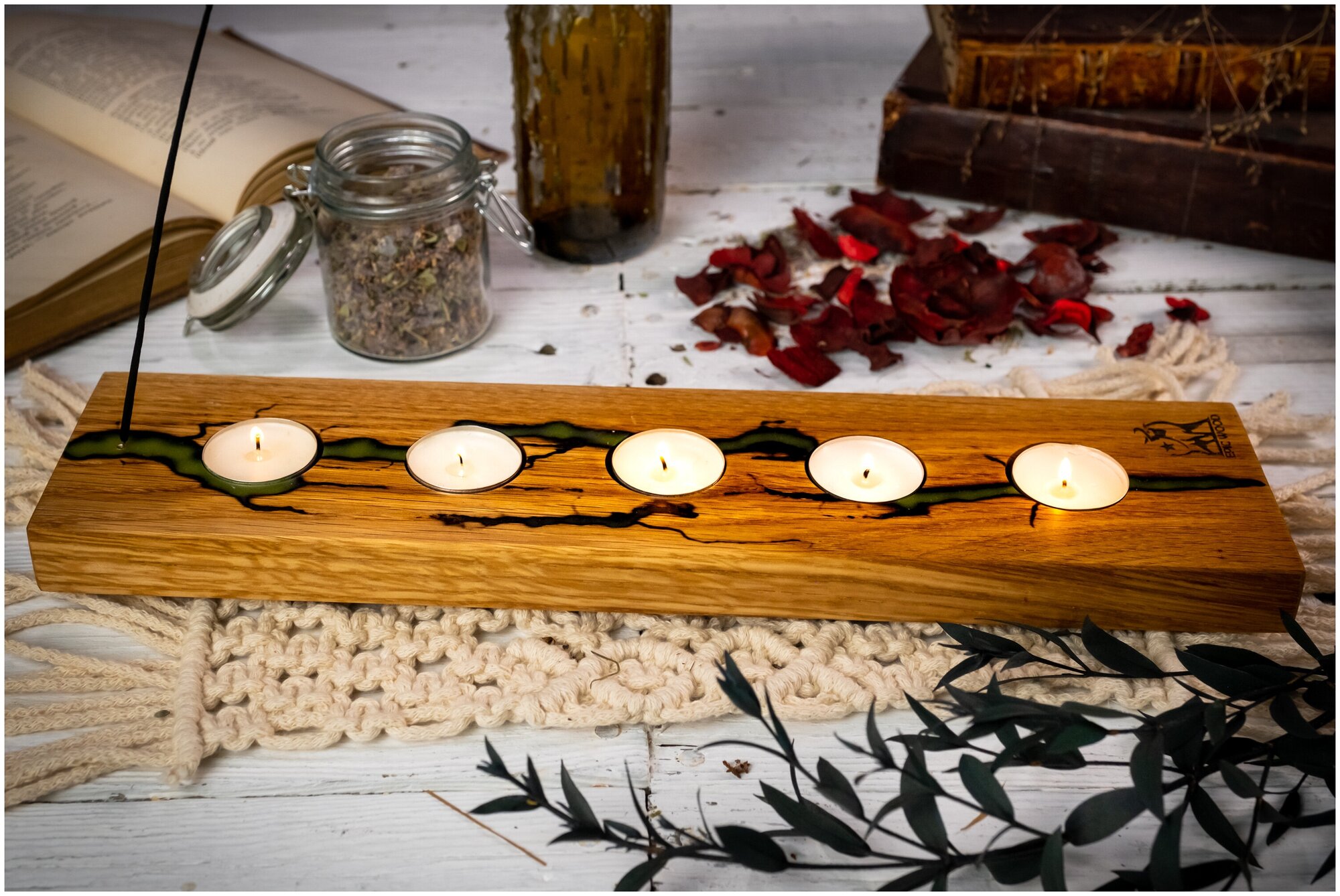 Подсвечник деревянный "5 свечей" 39,5х9,5 см. для чайной свечи (зеленая молния) - фотография № 4