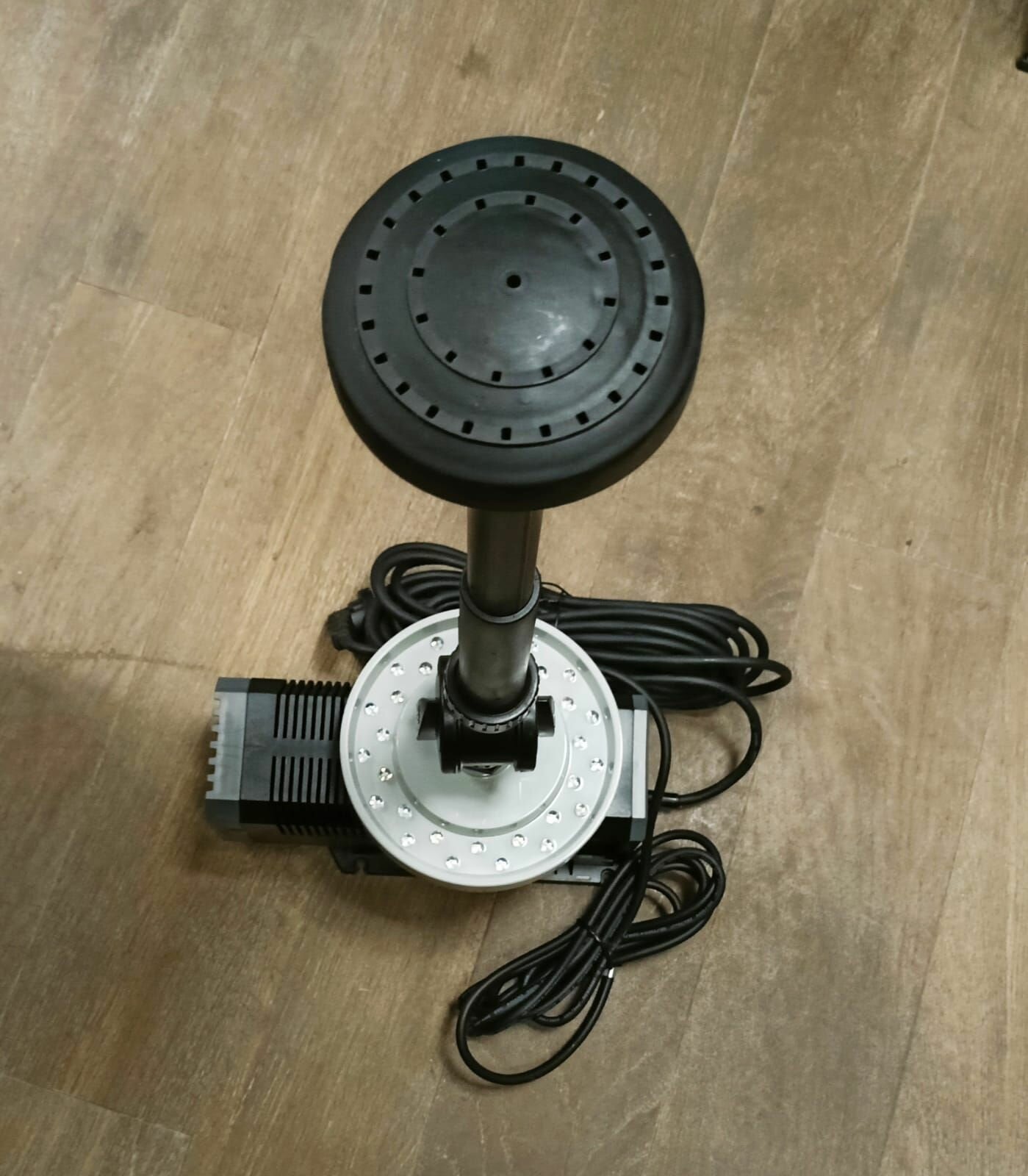 Насос для фонтана и пруда погружной с подсветкой CHJ50-HQ30 с фильтром и 3-мя насадками, 83 л/мин