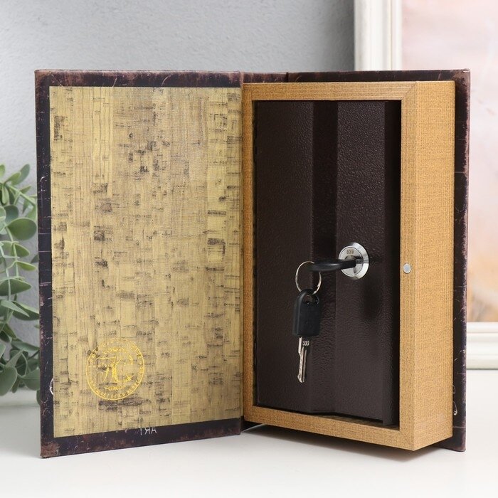 Сейф-книга дерево кожзам 