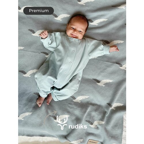 Плед для новорожденных на выписку детский вязаный в кроватку