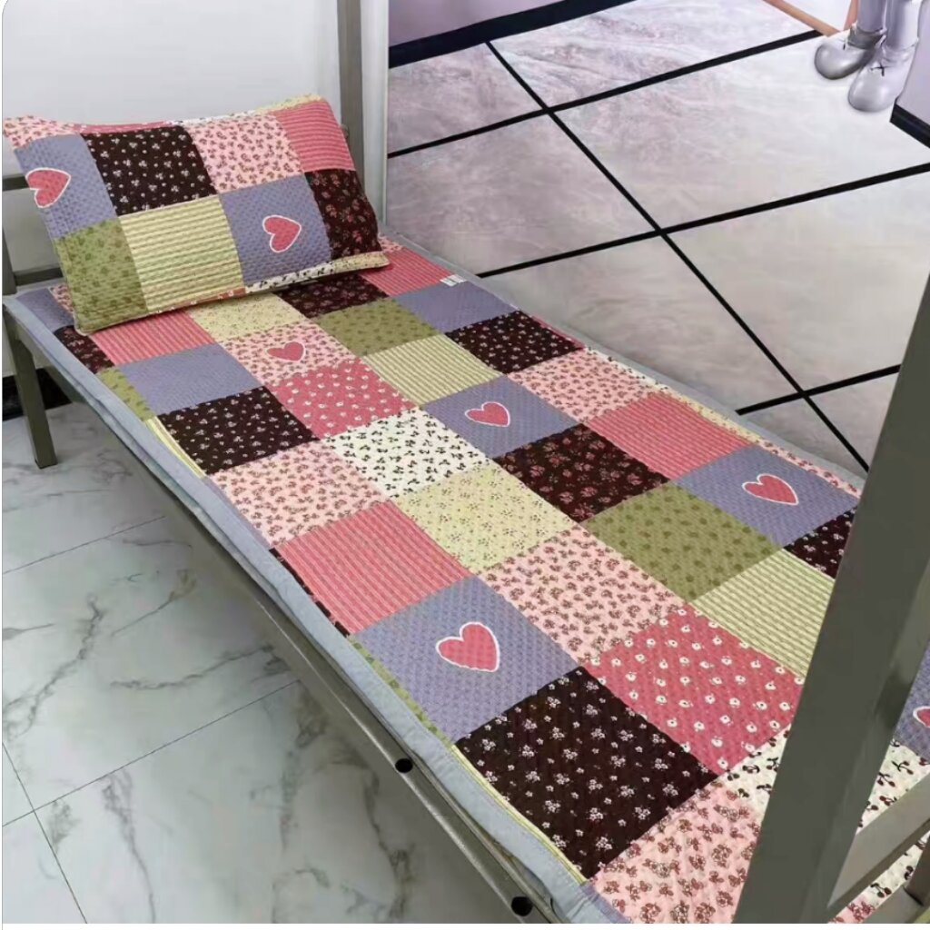 фото Кровать "Четыре сезона", 90x200 см, с покрывалом и простыней