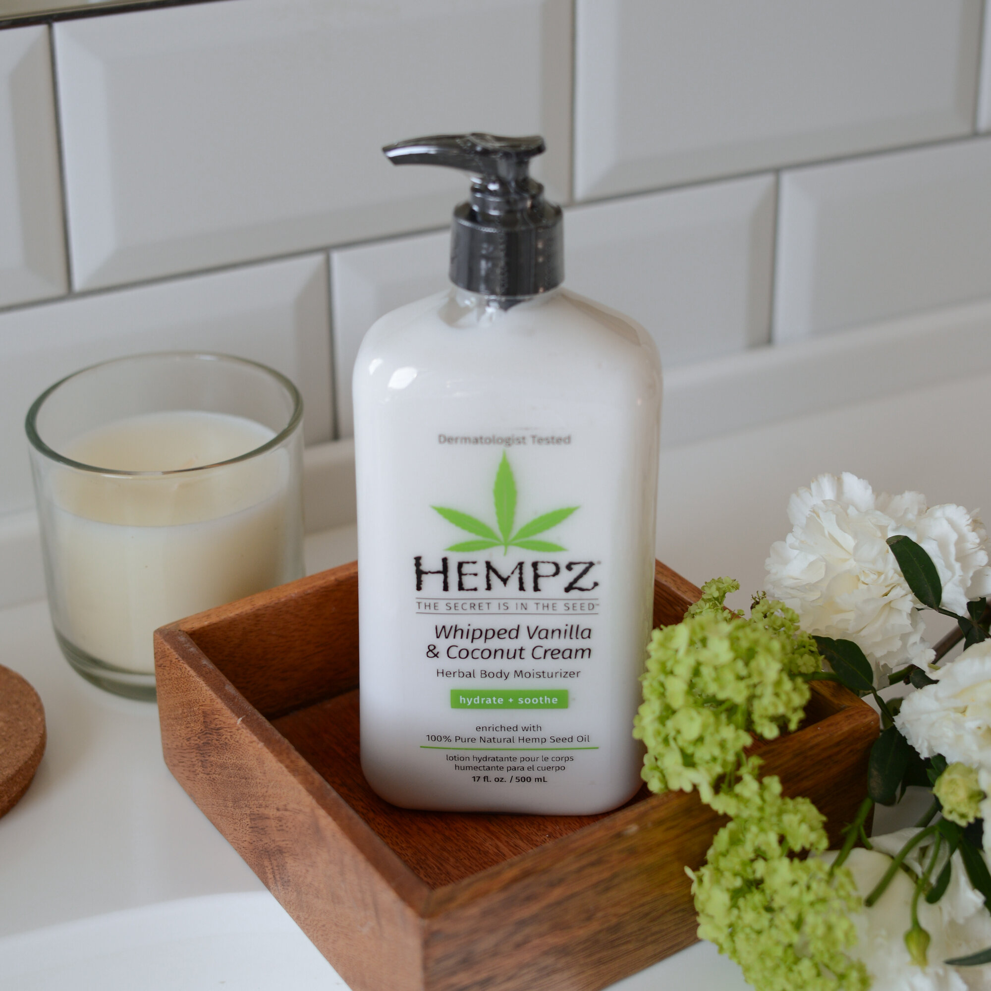 Молочко для тела Взбитые Ванильно-кокосовые сливки Hempz Whipped Vanilla & Coconut Cream 500 мл фото