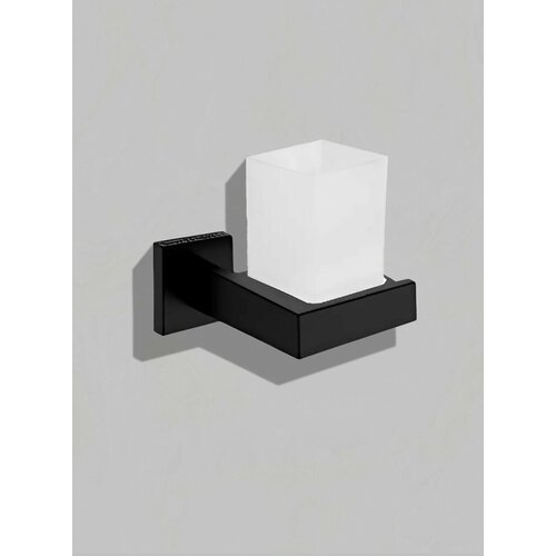 Держатель со стаканом для зубных щеток BOCH MANN CR-F25-H06MB цвет черный