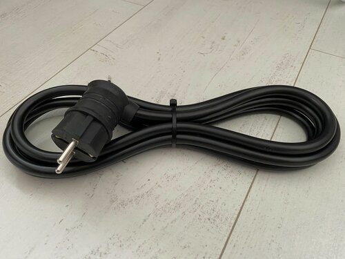 Изображение товара Провод с угловой вилкой 3х2.5мм2 черный (2 метра).