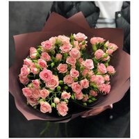11 кустовых роз в упаковке