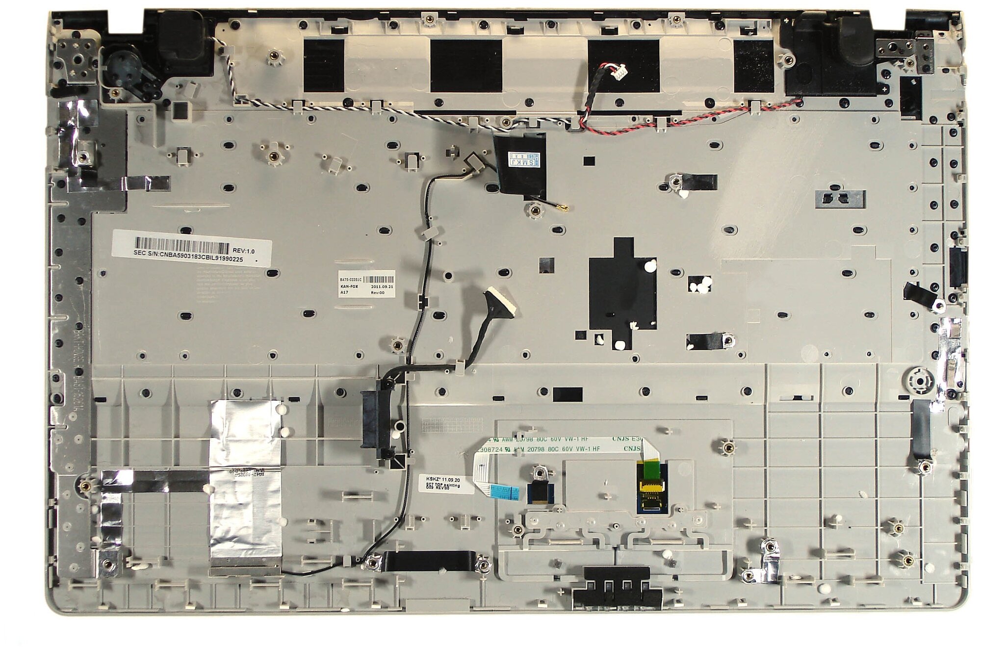 Клавиатура для ноутбука Samsumg NP300E7Z топкейс серый кнопки черные
