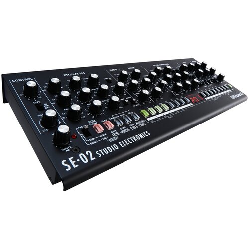 Аналоговый синтезатор Roland SE-02 roland se 02