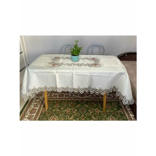 Скатерть Брюссель 150х220см с мягкой кружевой