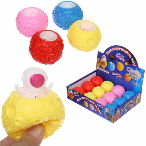 Игрушка Космонавт 6 см микс стикер на вложение 190₽