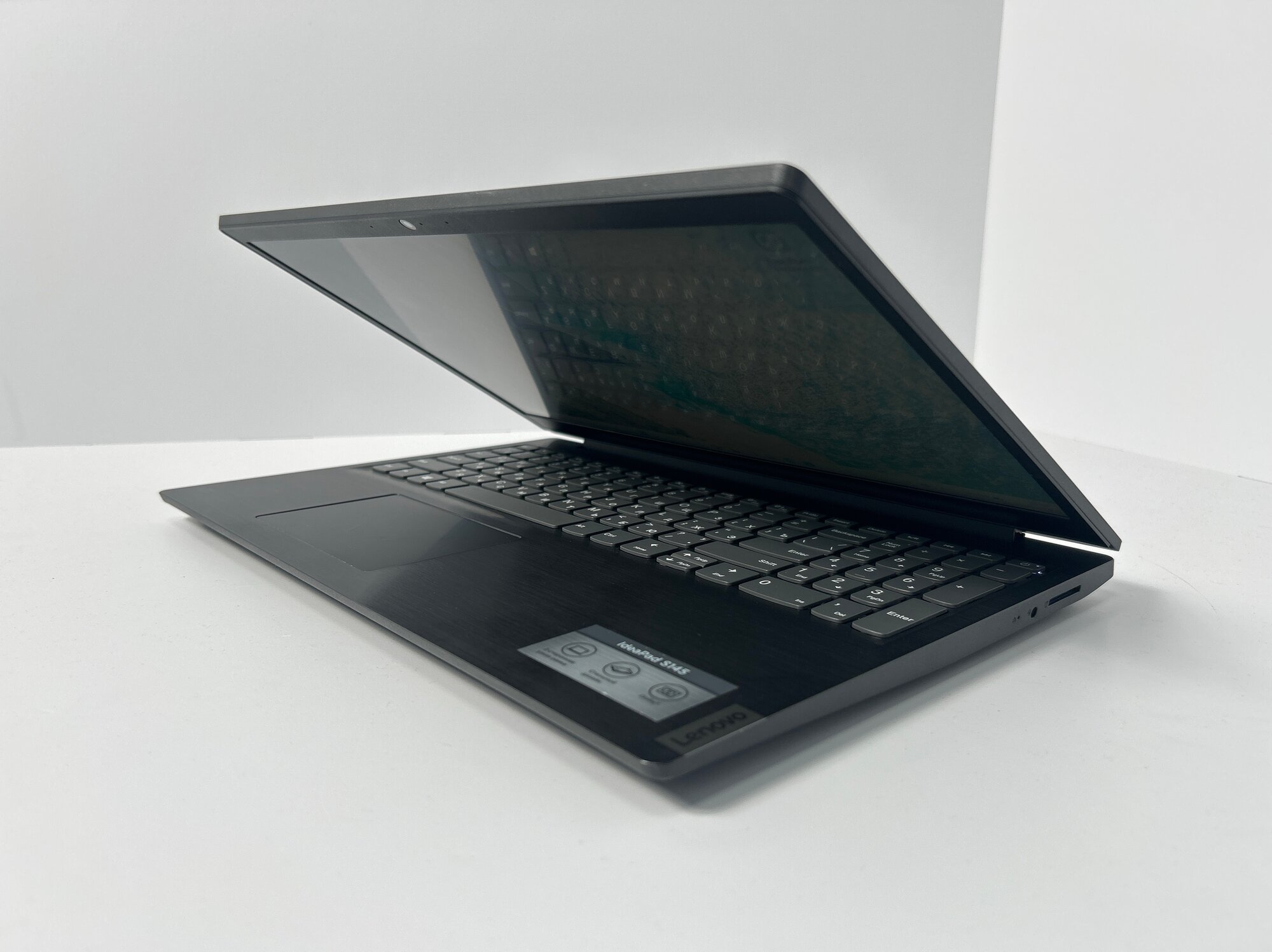 Ноутбук Lenovo IdeaPad S145-15IWL (81MV00HHRU)15.6"/Intel Pentium Gold 5405U/RAM 4 GB/SSD 256GB/Intel UHD Graphics 610/1366*768/TN/Windows 11/Подсветка кл-ры: нет/Черный. Состояние: C1 — фото 1