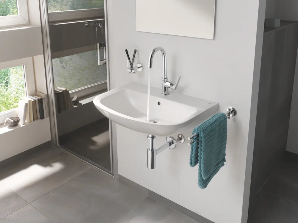 Раковина подвесная Grohe Bau Ceramic 39420000 65 фарфоровая, раковина для ванной, белая, полукруглая, со встроенным сливом-переливом — фото 1