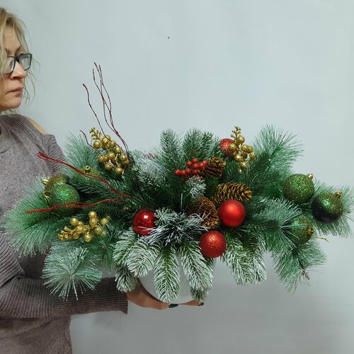 Большая Новогодняя композиция, дизайнерская в кашпо. Искусственные, декоративные цветы, хвойные, еловые веточки для декора