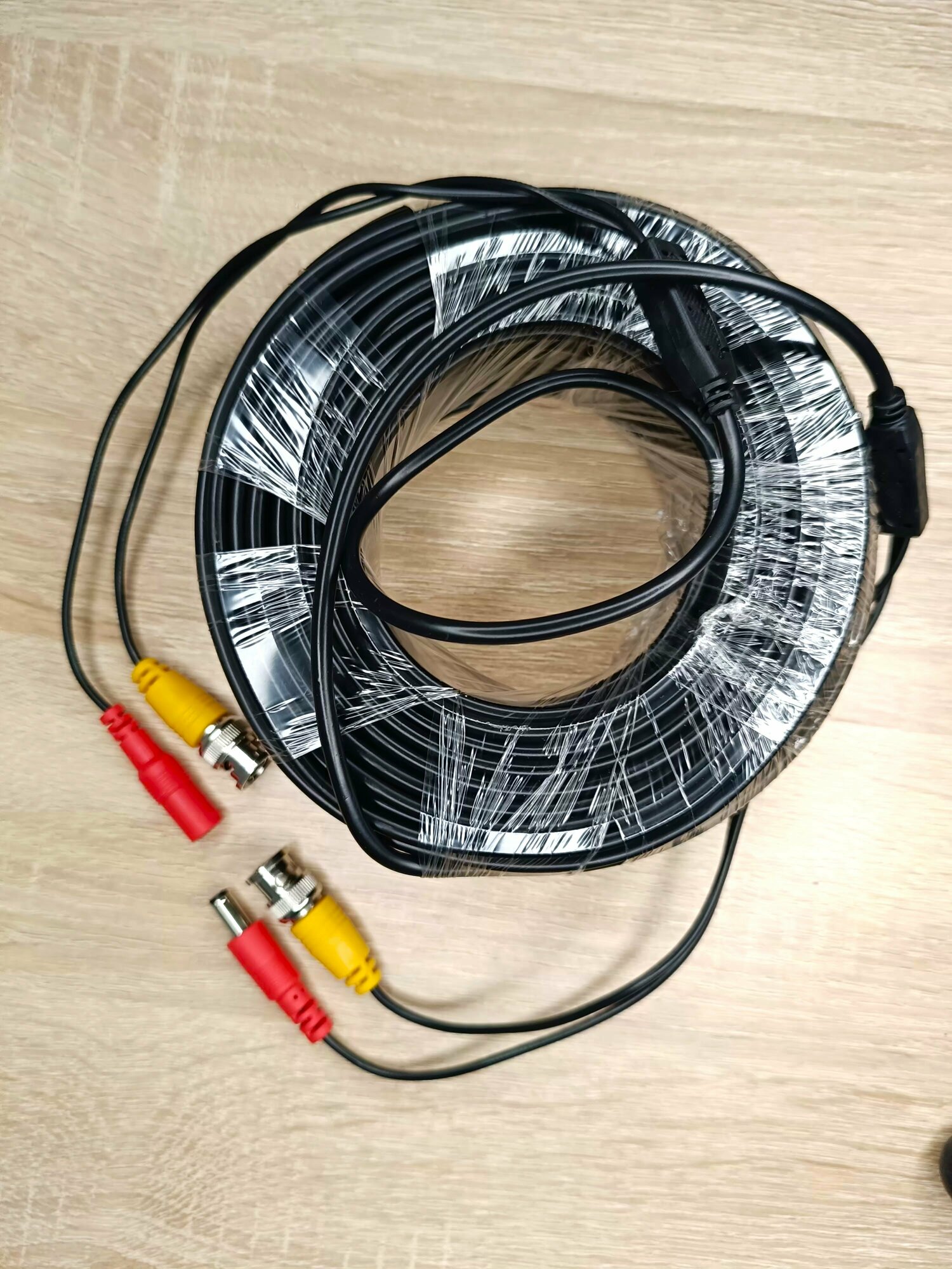 фото Кабель комбинированный BNC/DC-BNC/DC 10 метров / Удлинитель для видео-устройств / Кабель для видеонаблюдения, черный