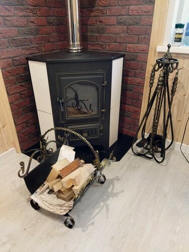 Изображение товара Дровница с каминным набором (кочерга, совок, метелка, щипцы), античная бронза