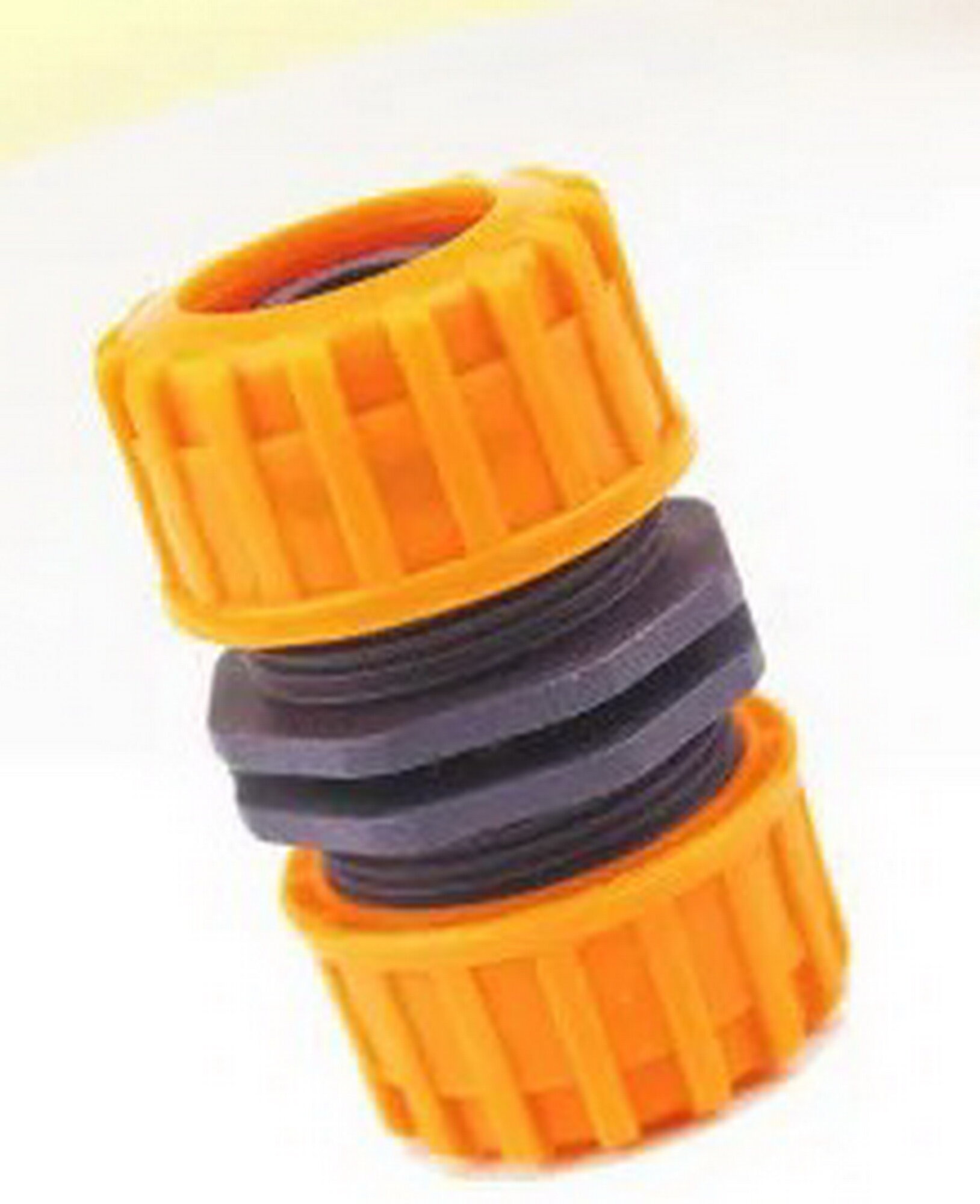 фото Муфта соединительная для садового шланга 1/2" оранжевая IVAHAVI