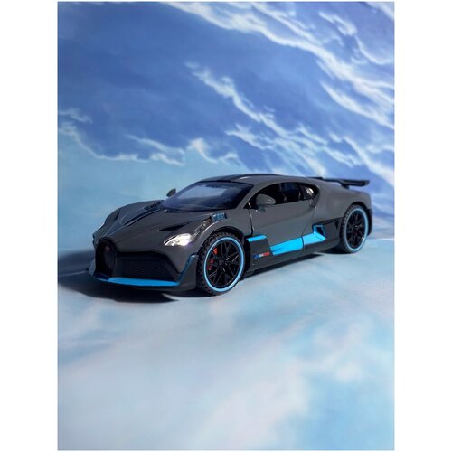 Модель металлической машинки 1:32