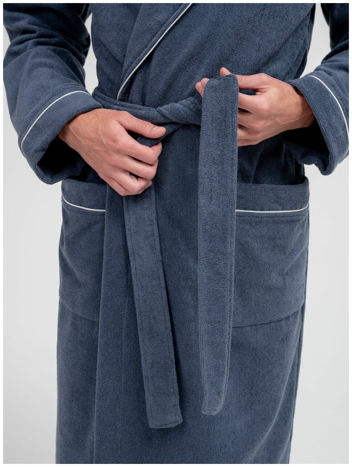 Мужской махровый халат с кантом, серый. Размер 50-52 - фотография № 11