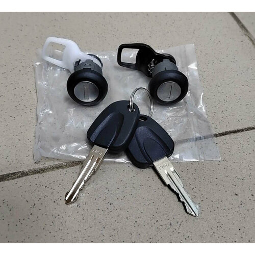 Личинки замка передних дверей Nexia Raon 1640₽