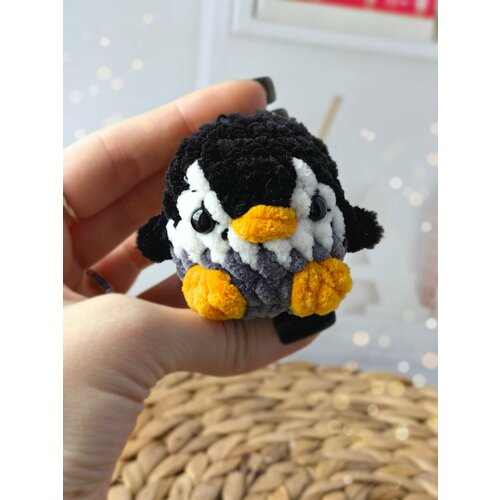 Брелок, вязаная фактура, темно-серый