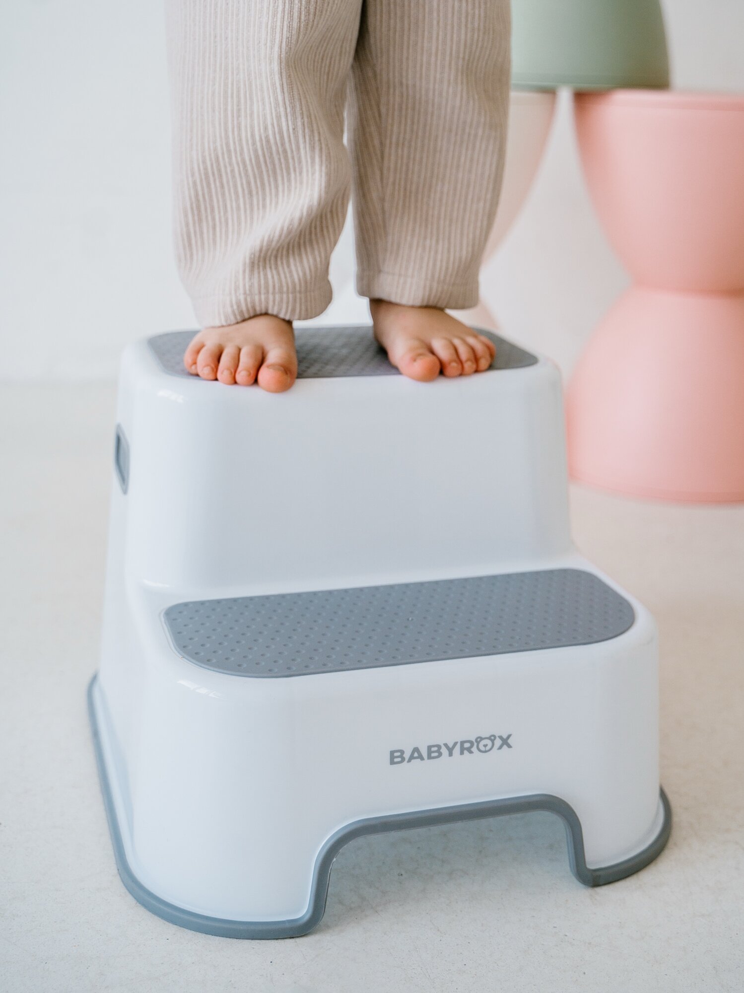 Стульчик-подставка двухступенчатый BABYROX цвет: белый