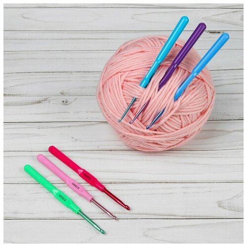 Купить Набор крючков для вязания, с пластиковой ручкой, d = 2.5-5 мм, 14 см, 6 шт, цвет разноцветный, Арт Узор, алюминий