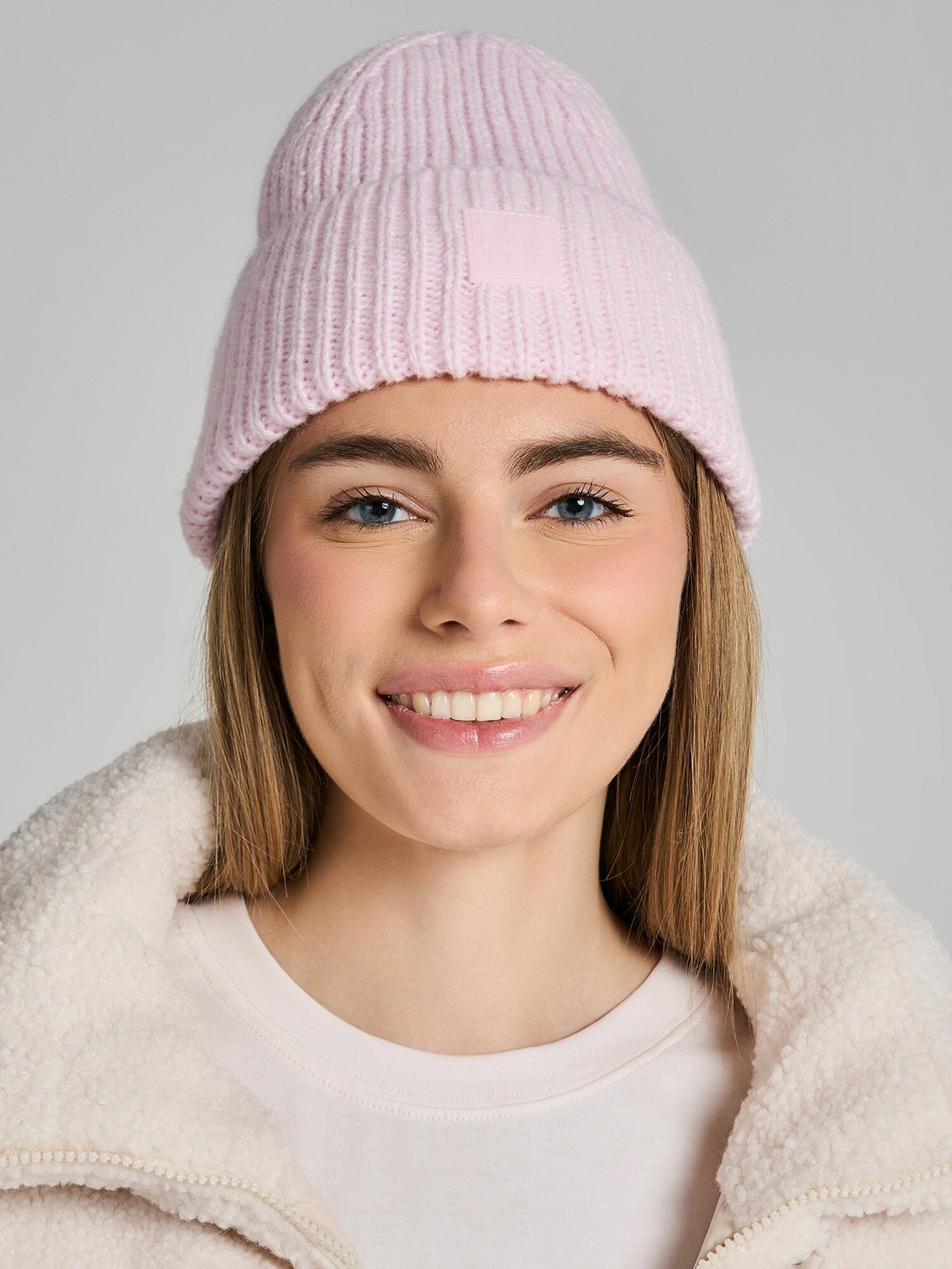 Шапка-бини ТВОЕ Осень-зима 2025 для женщин