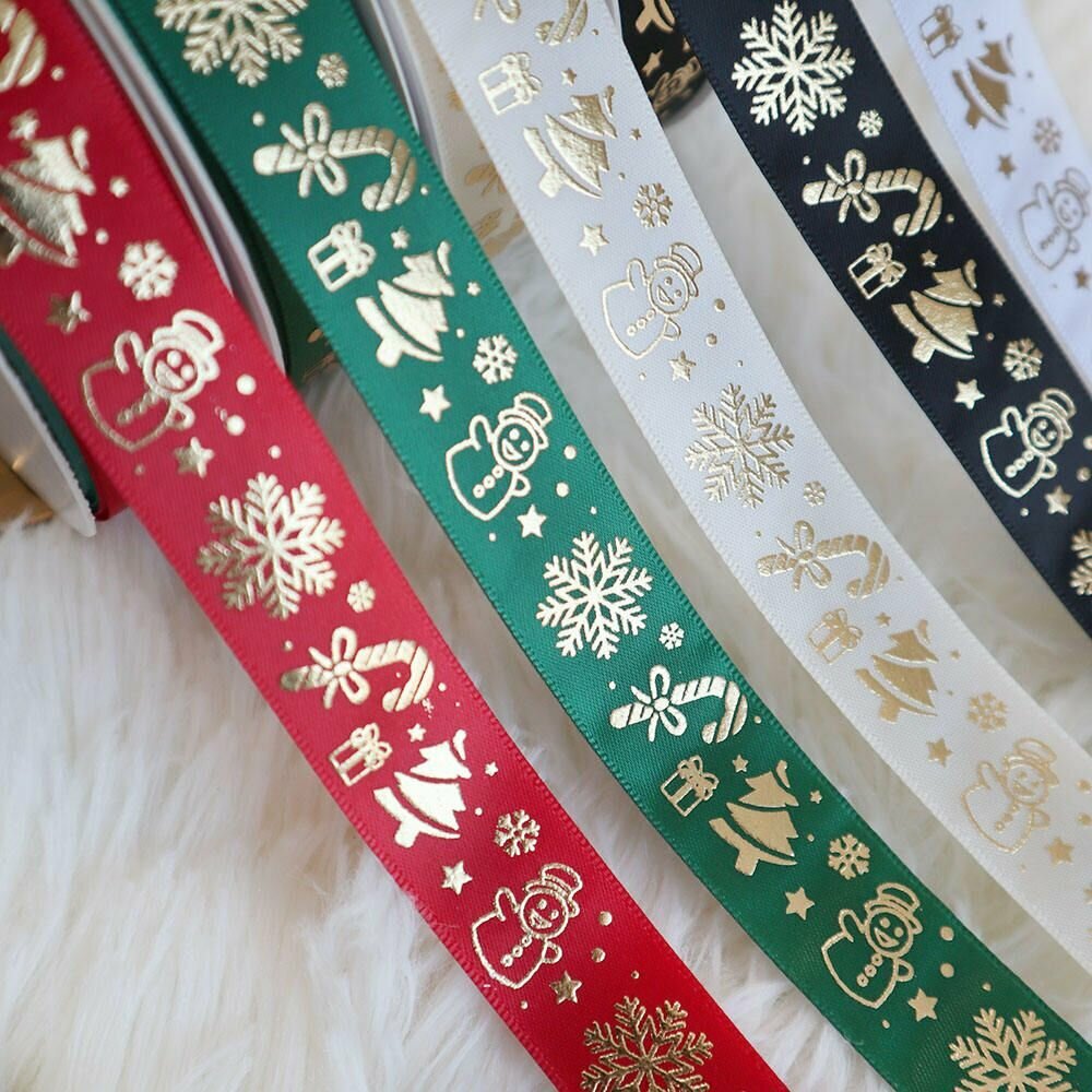3 метра. Цвет красный. Новогодняя декоративная лента с золотым тиснением для упаковки подарков. Ширина 13 см