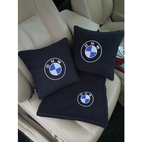 Автомобильный набор: 2 подушки 30х30см и плед 150х180 см в машину с вышивкой логотипа, цвет черный