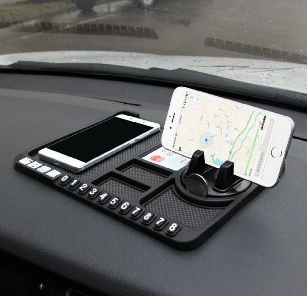 Коврик на панель автомобиля с держателем для телефона и автовизиткой противоскользящий