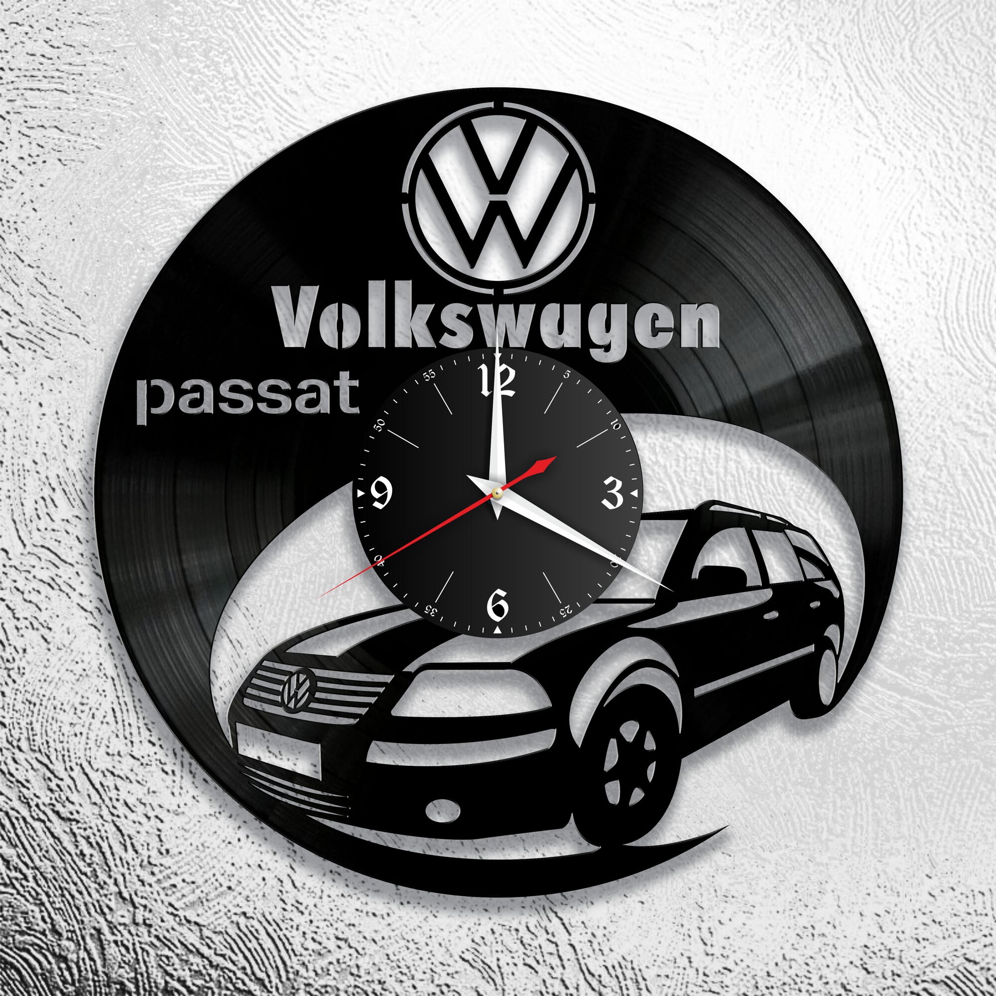 Настенные часы из виниловой пластинки с изображением Volkswagen Passat
