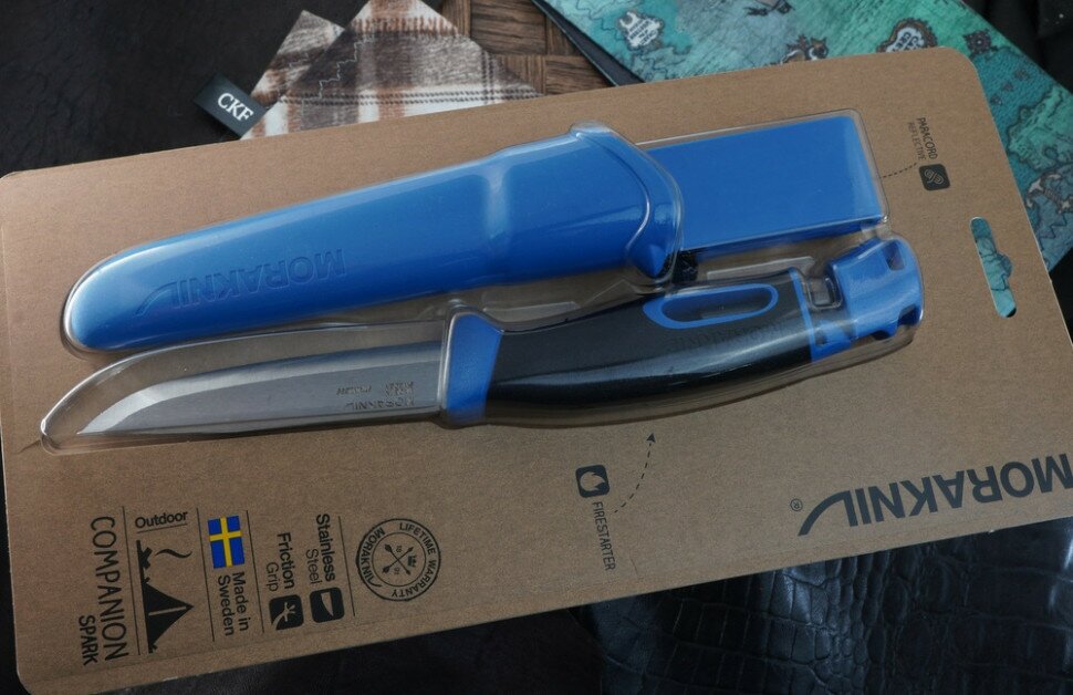 Нож Morakniv Companion Spark Blue с огнивом