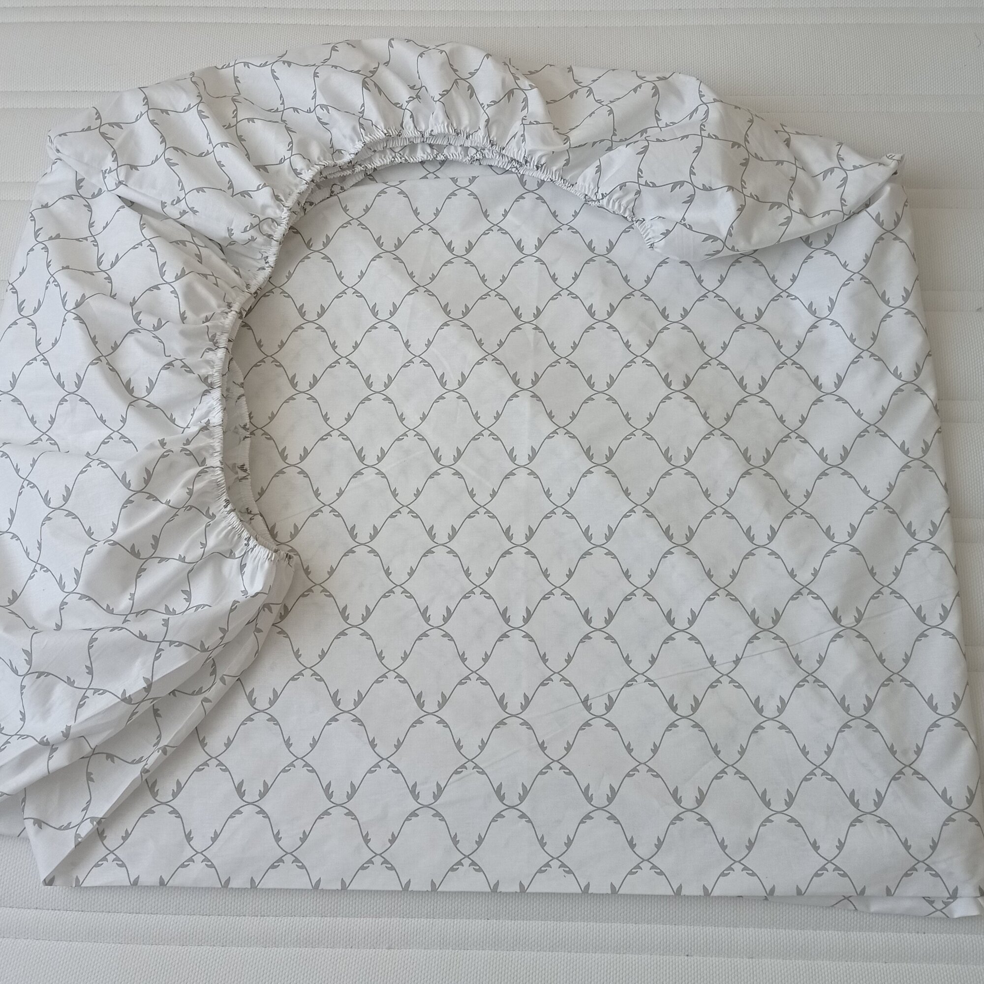Простыня KA-textile 120х200 на резинке, Перкаль, Колибри