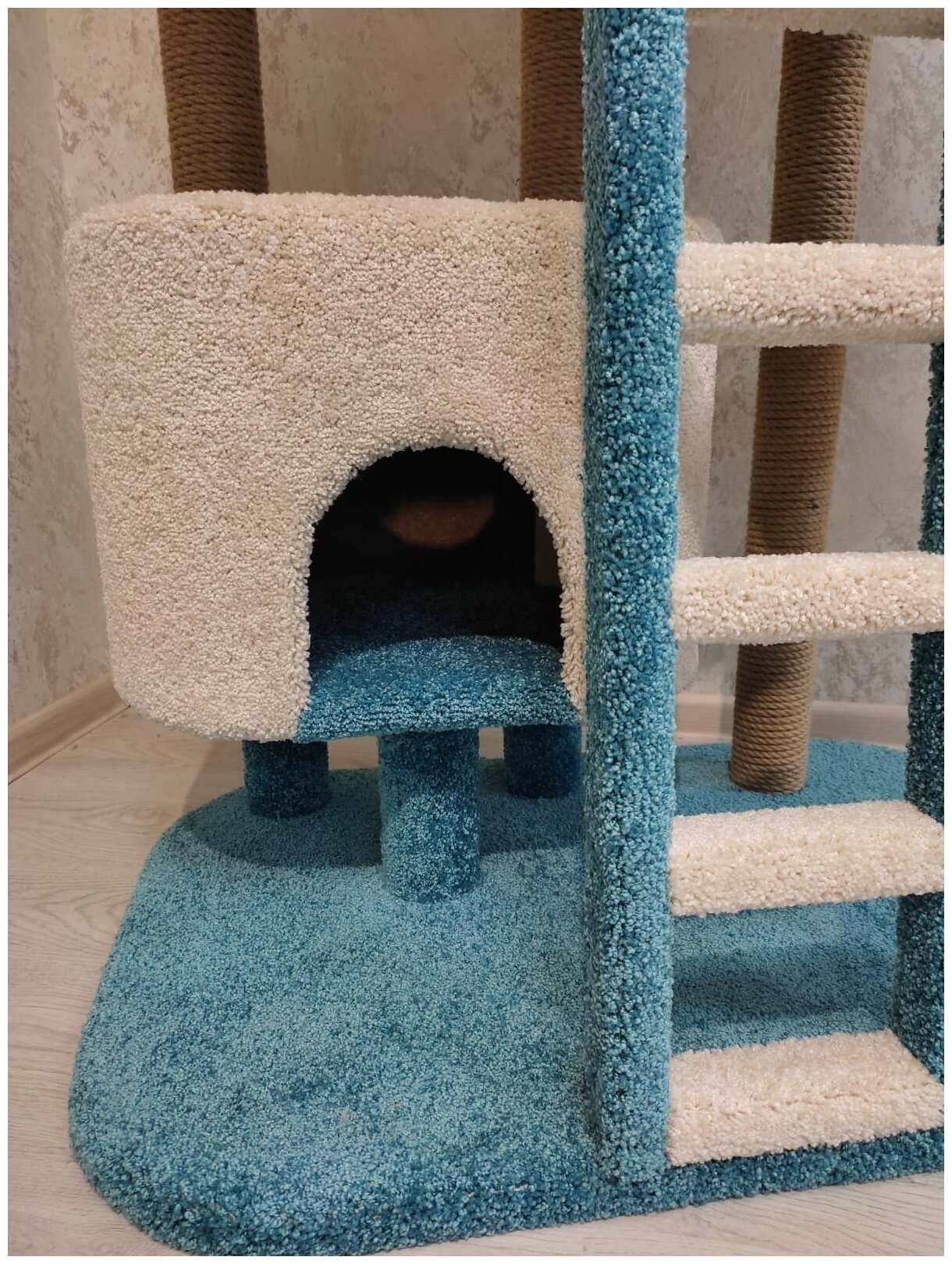 Игровой комплекс для кошек с когтеточкой "Академгородок" подвесной гамак большие лежанки - фотография № 5