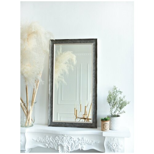 Зеркало в багетной раме настенное 