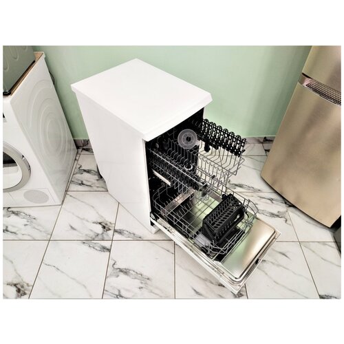 Посудомоечная машина Electrolux SEA91210SW, узкая, напольная, 45см, загрузка 9 комплектов, белая