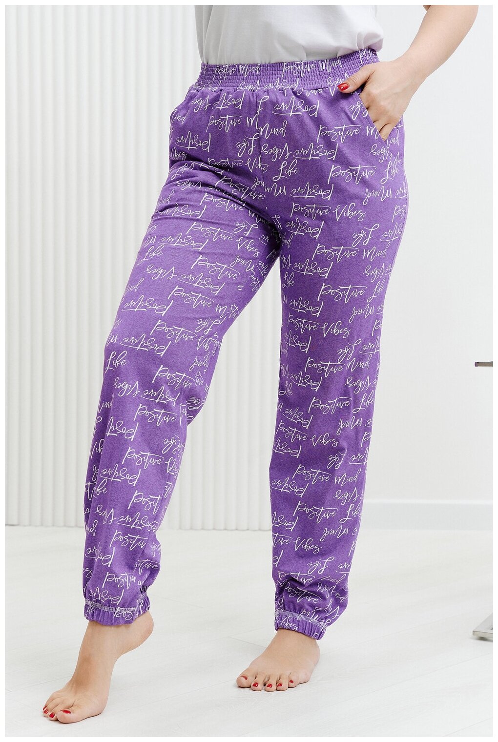 Брюки Натали, без рукава, пояс на резинке, карманы, размер 54, фиолетовый - фотография № 16