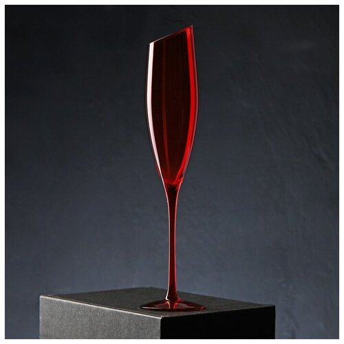 Бокал стеклянный для шампанского Magistro «Иллюзия», 160 мл, 5,5×27,5 см, цвет красный