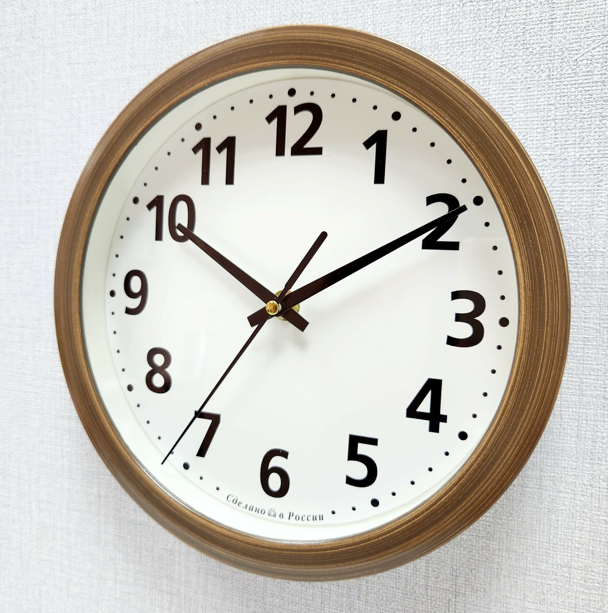 Часы настенные Алмаз, бесшумные, кварцевый механизм, коричневые — фото 1
