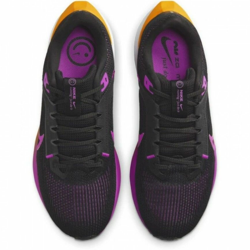Кроссовки NIKE, размер 8 US, black/orange/white/violet — фото 1