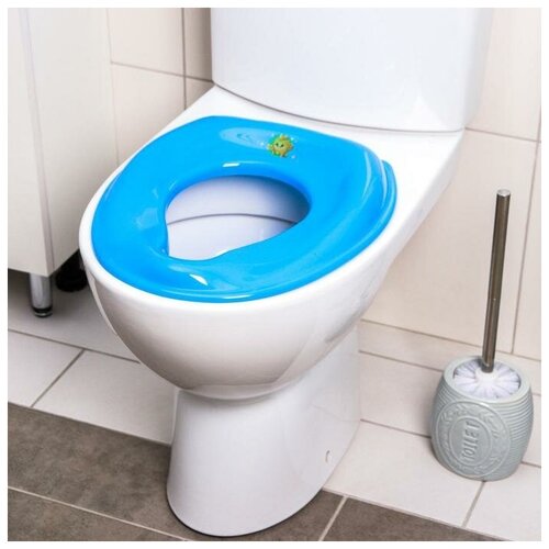 Сиденье на унитаз цвет синий 538₽