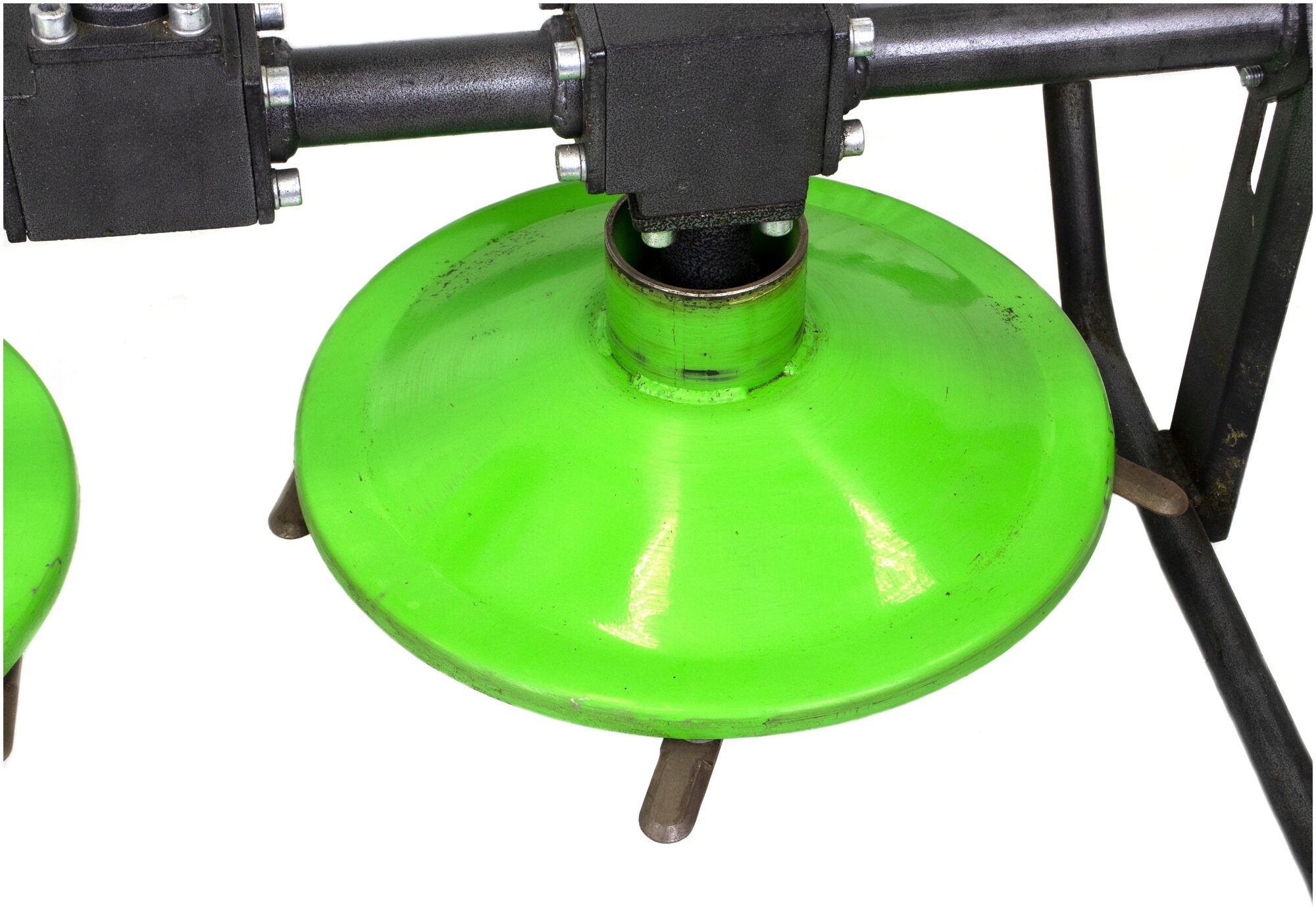 Косилка роторная навесная под вал отбора мощности 18 мм / Сарапул, цвет зеленый, для мотоблока, дизель, ВОМ - фотография № 3