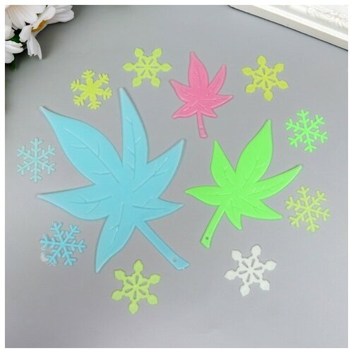 Наклейка фосфорная пластик Снежинки и листья набор 12 шт 17х12 см 322₽