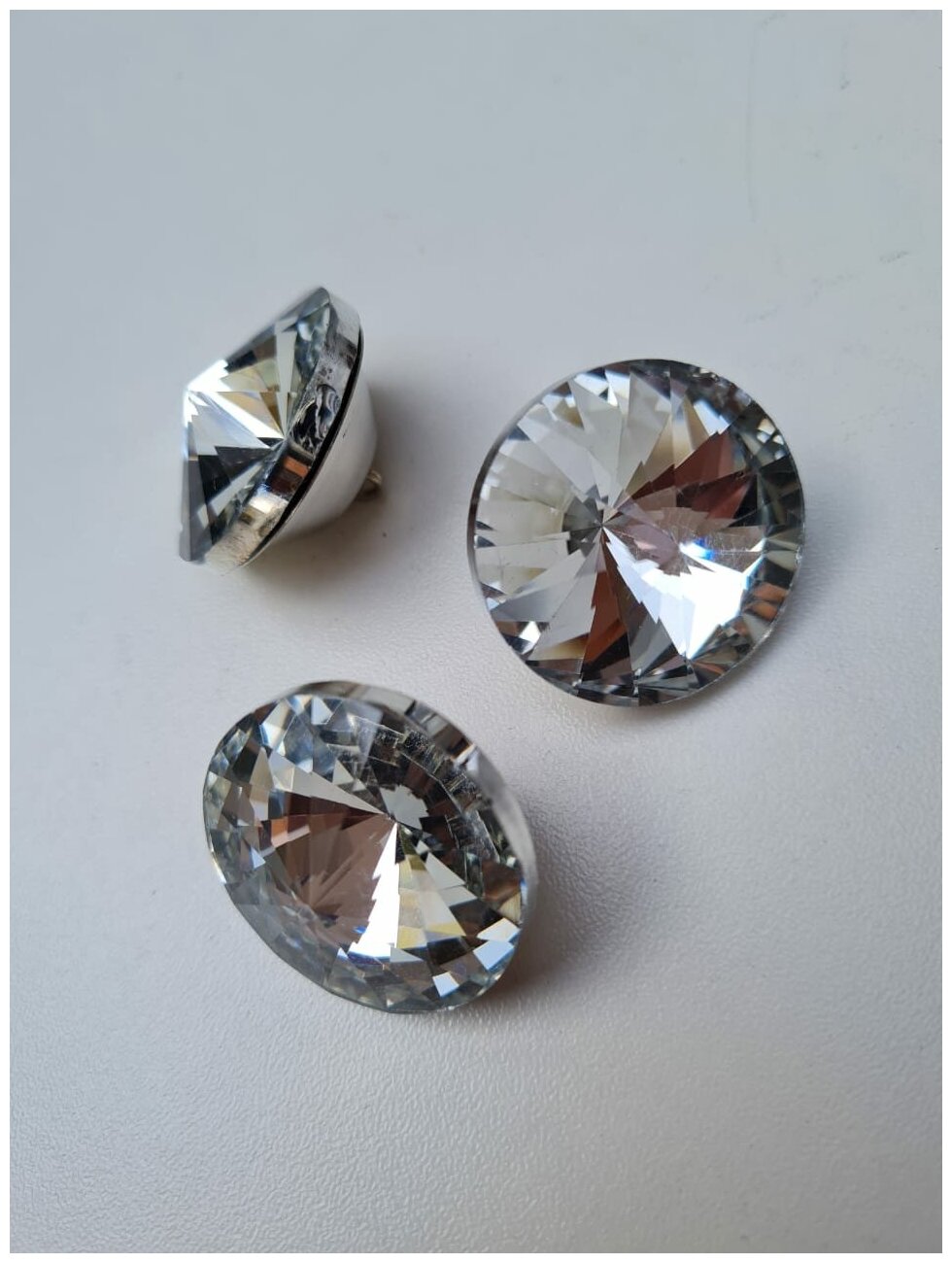 Мебельные пуговицы для каретной стяжки 85 фото